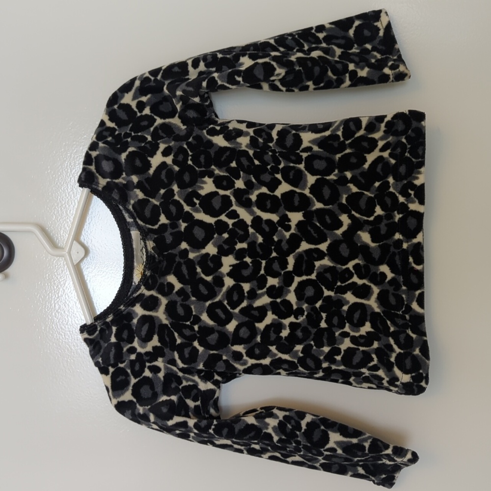 Swat snow leopard print long-sleeve tee xlnt condition aprx. size 2T